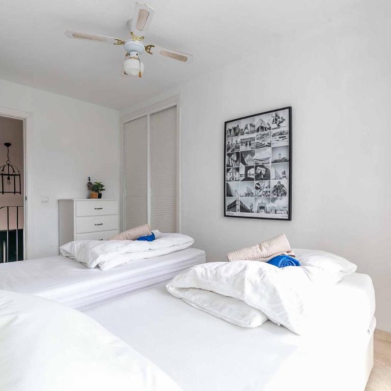 128 - Beautiful Townhouse with Pool, Benalmádena - Apartamento de 2 dormitorios - 77