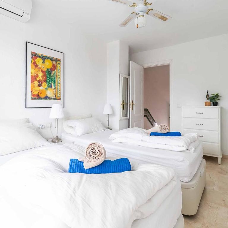 128 - Beautiful Townhouse with Pool, Benalmádena - Apartamento de 2 dormitorios - 79