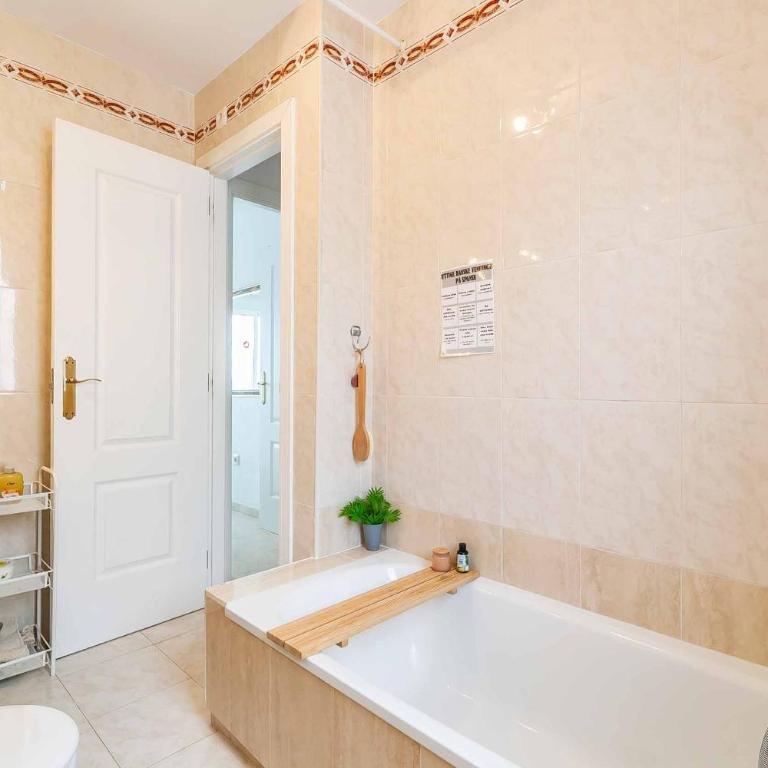 128 - Beautiful Townhouse with Pool, Benalmádena - Apartamento de 2 dormitorios - 71