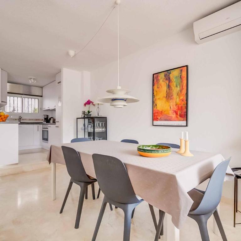 128 - Beautiful Townhouse with Pool, Benalmádena - Apartamento de 2 dormitorios - 27