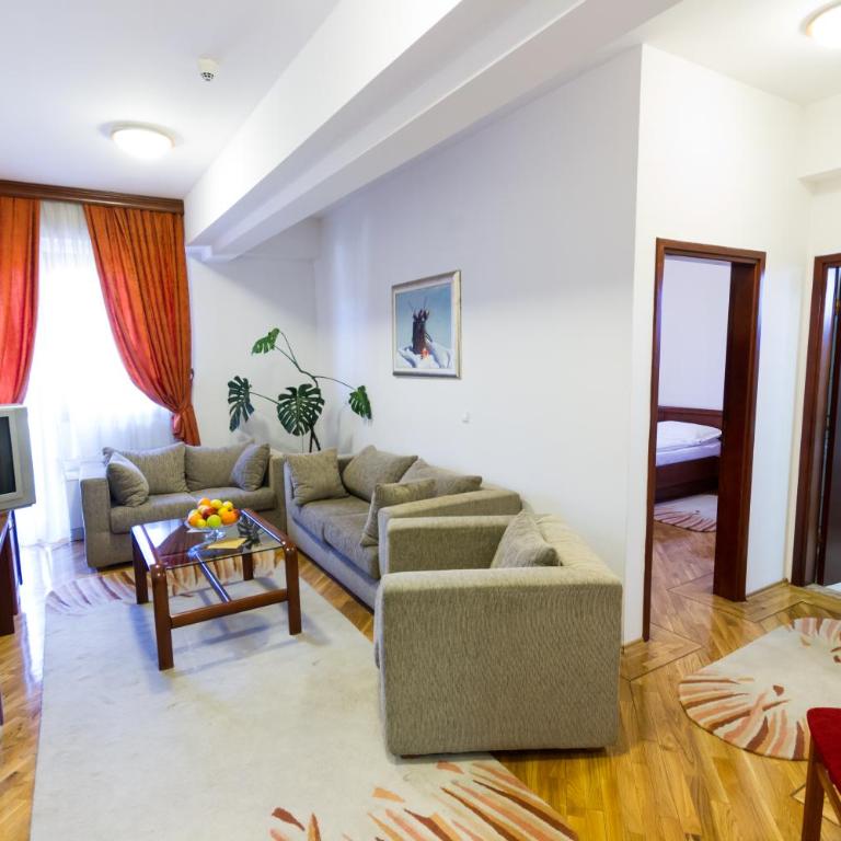 Hotel M3 - Suite sa Bračnim Krevetom (King-size) i Balkonom - 2