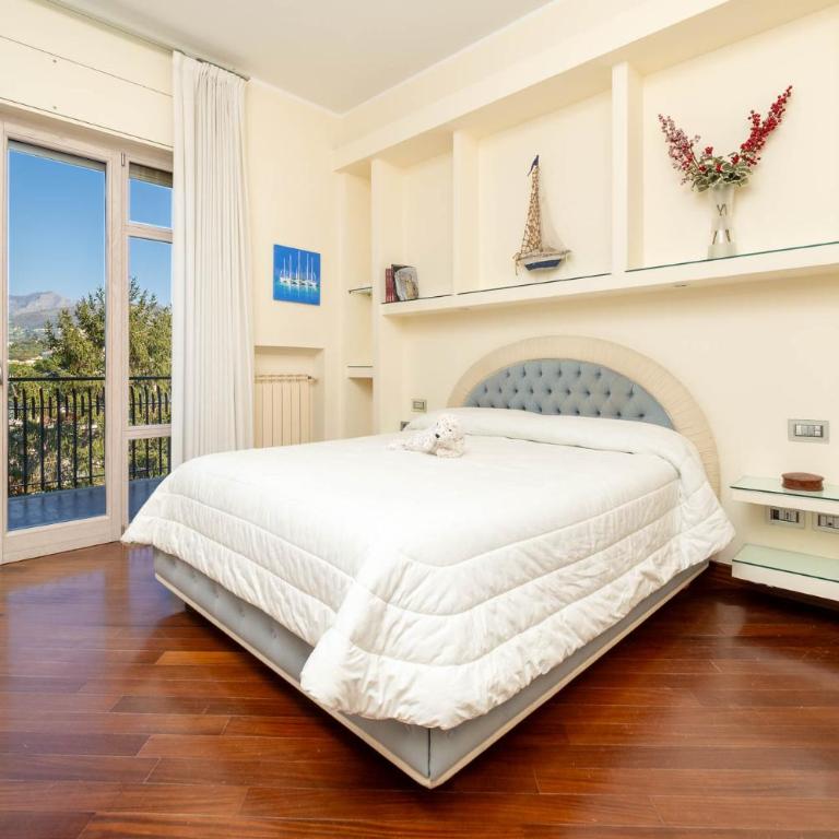 Pine House Sorrento - Three-Bedroom Apartment - 2