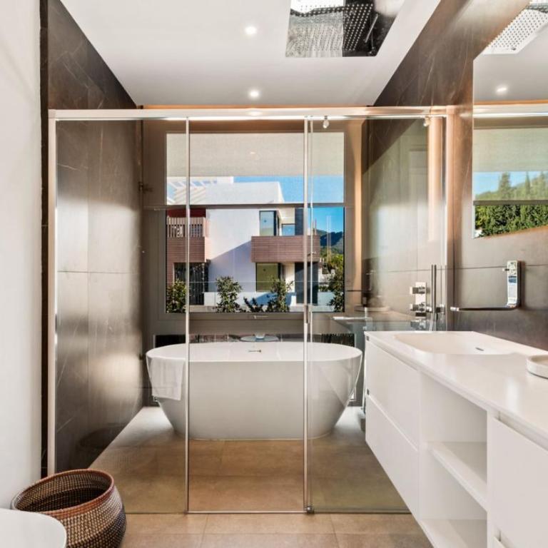 Villas Las Vistas II, Sierra Blanca, Marbella - Villa Deluxe - 20