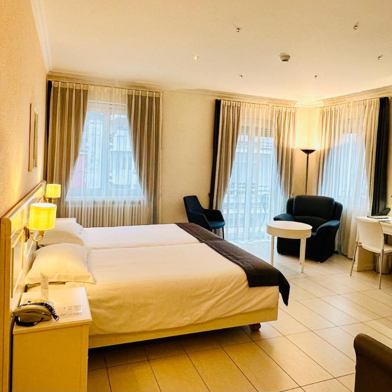 Best Western Hotel Bellevue au Lac - Junior Suite con Balcone - 4