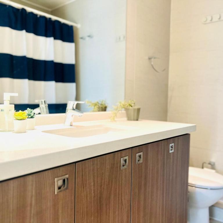 Estilo y Comodidad a pasos de Parque Arauco - Apartamento de 2 dormitorios - 3