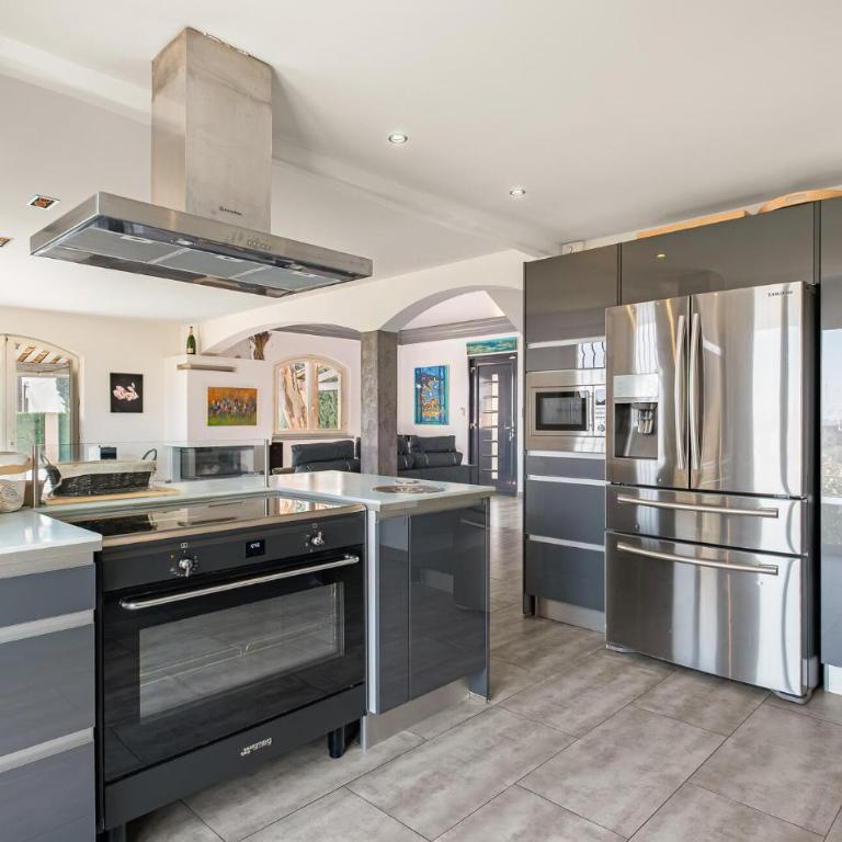 Gorgeous Home In Saint-Laurent-Du-Var - Maison de Vacances 4 Chambres - 24