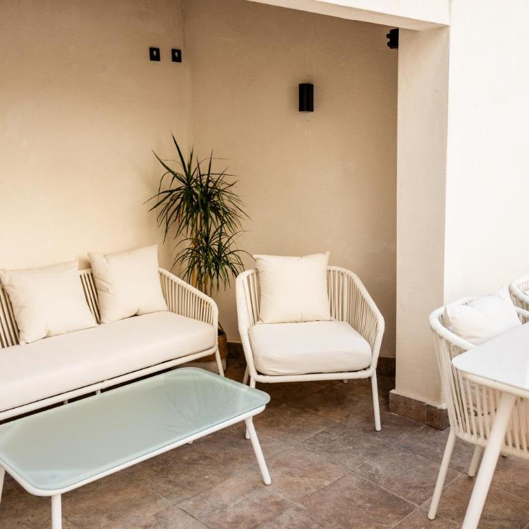 Qazris Suites - One-Bedroom Apartment with Terrace - 1