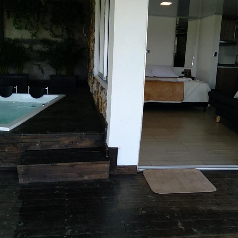 Suite Gold Glampings - Estudio con vistas al lago - 11