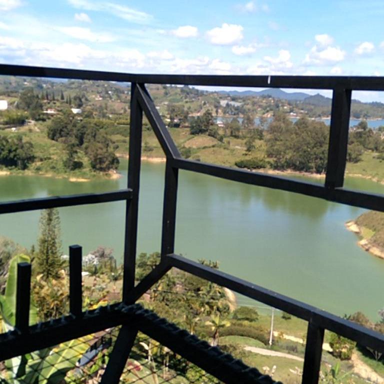 Suite Gold Glampings - Estudio con vistas al lago - 9