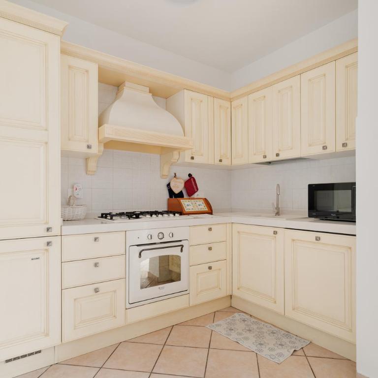 GuestHost - Spacious Apartment 600 mt to Metro M3 Comasina - Appartamento con 1 Camera da Letto - 2