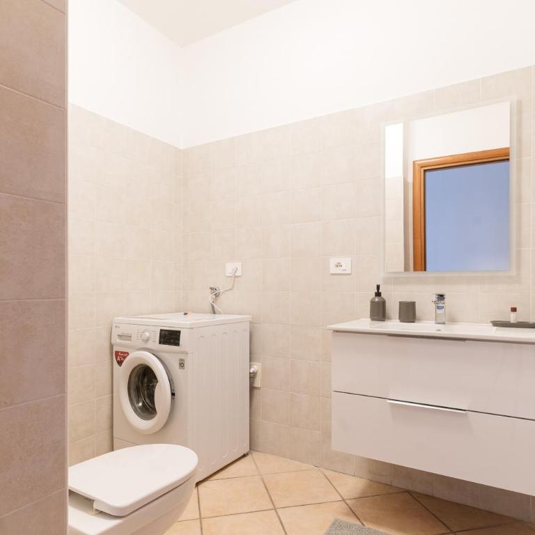 GuestHost - Spacious Apartment 600 mt to Metro M3 Comasina - Appartamento con 1 Camera da Letto - 24