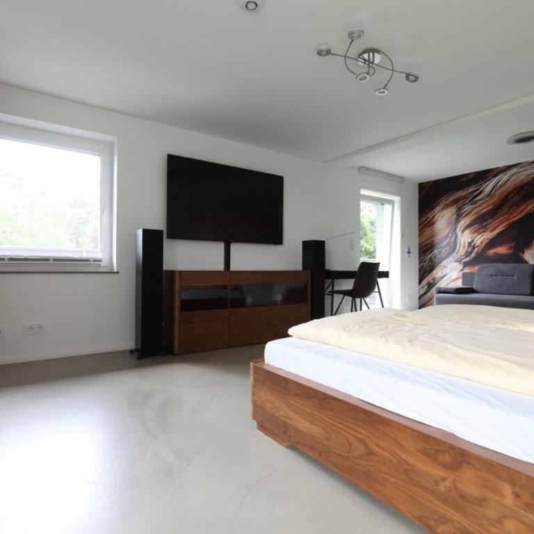 Up to 37 people - Your home - Mountain home - Apartment - 4