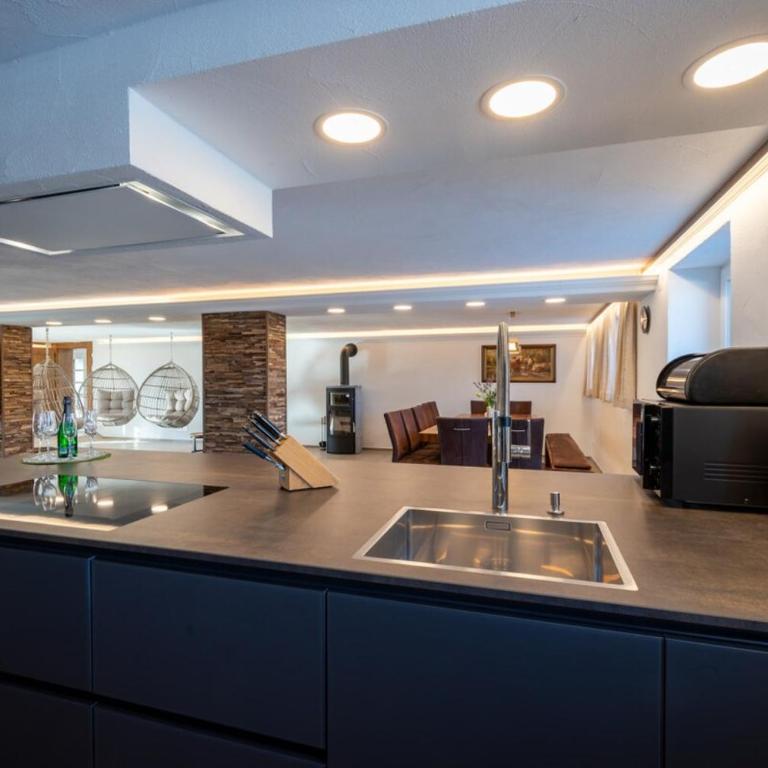 Up to 37 people - Your home - Mountain home - Apartment - 7