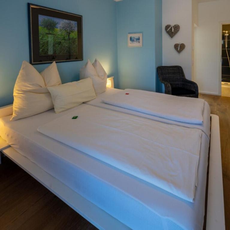 Up to 37 people - Your home - Mountain home - Apartment - 8