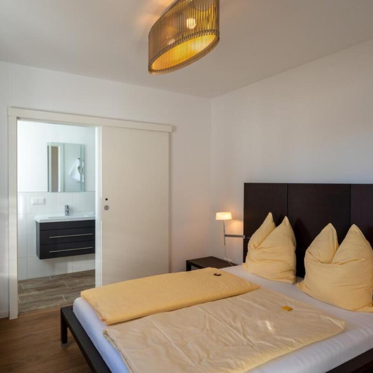 Up to 37 people - Your home - Mountain home - Apartment - 9