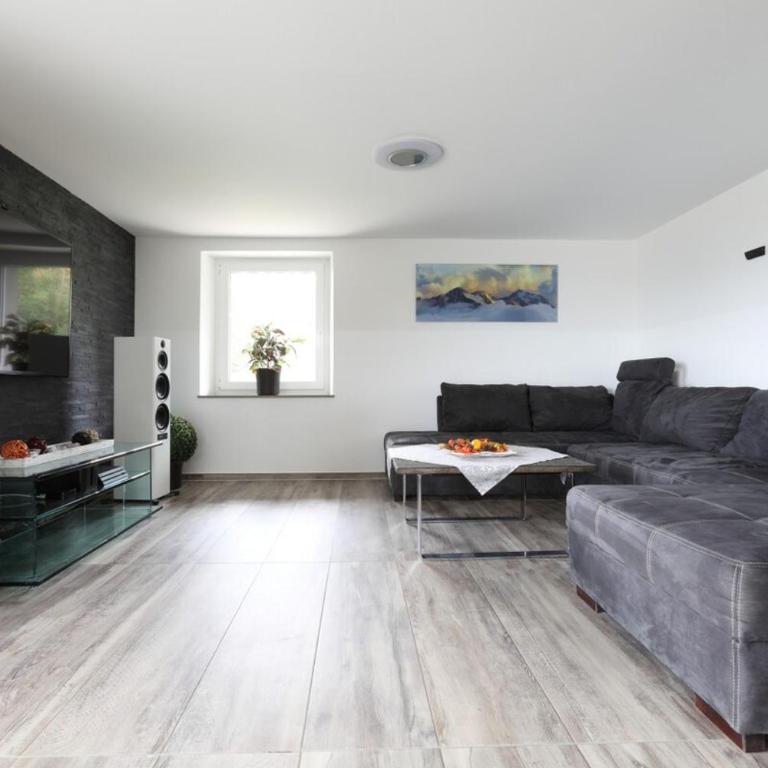 Up to 37 people - Your home - Mountain home - Apartment - 29