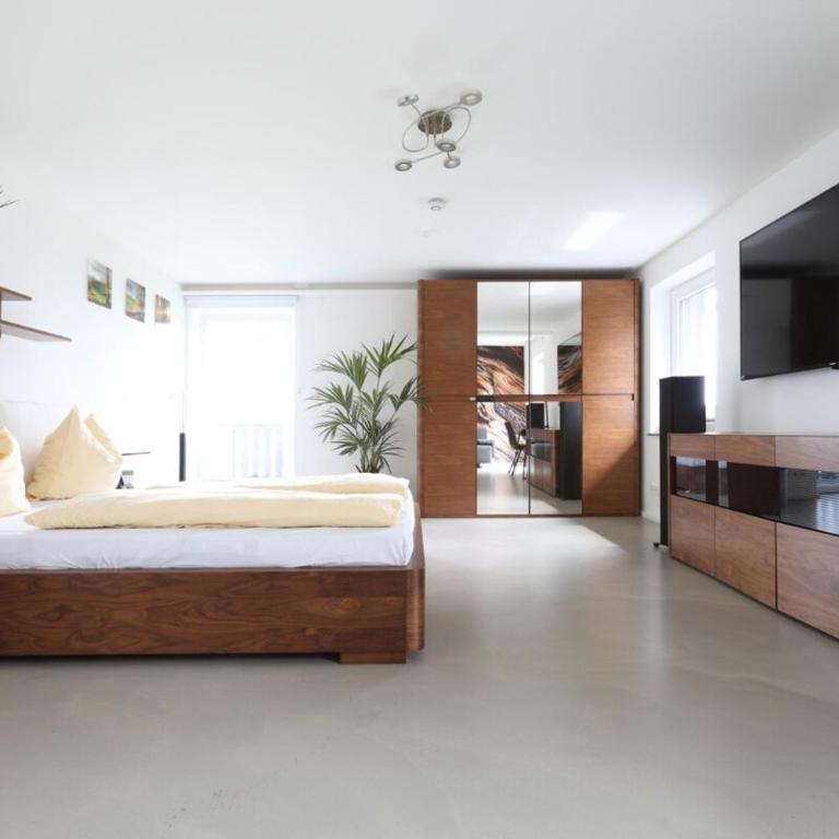 Up to 37 people - Your home - Mountain home - Apartment - 30