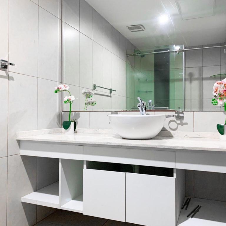 Depa familiar en piso alto vistas espectaculares - Two-Bedroom Apartment with City View - 9