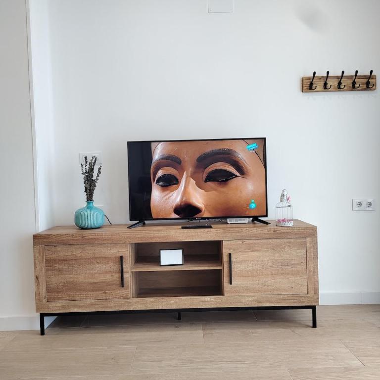 New central flat with AC and Wifi - One-Bedroom Apartment - 3