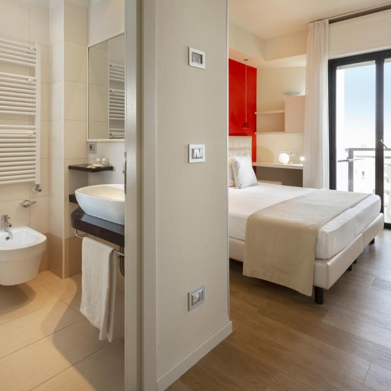 Hotel 2000 Riccione - Camera Familiare Deluxe - 7