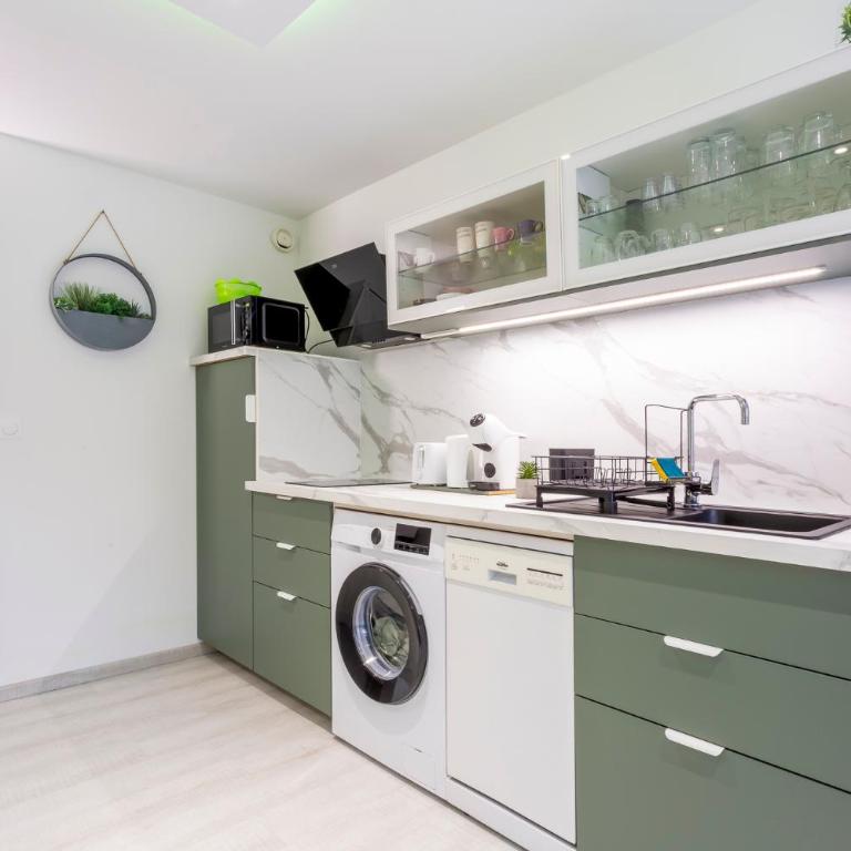 Chez Alex' & Sandy - Magnifique appartement avec parking et accès plage - Apartment mit 1 Schlafzimmer - 10