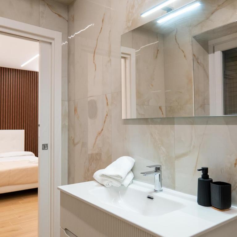 Relais San Demetrio - Modern & Central rooms by Leading Hotel - Camera Queen Deluxe - 8