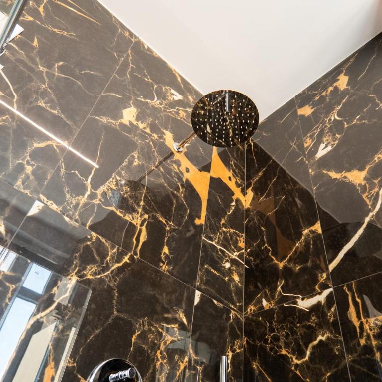 Relais San Demetrio - Modern & Central rooms by Leading Hotel - Suite con Balcone - 11
