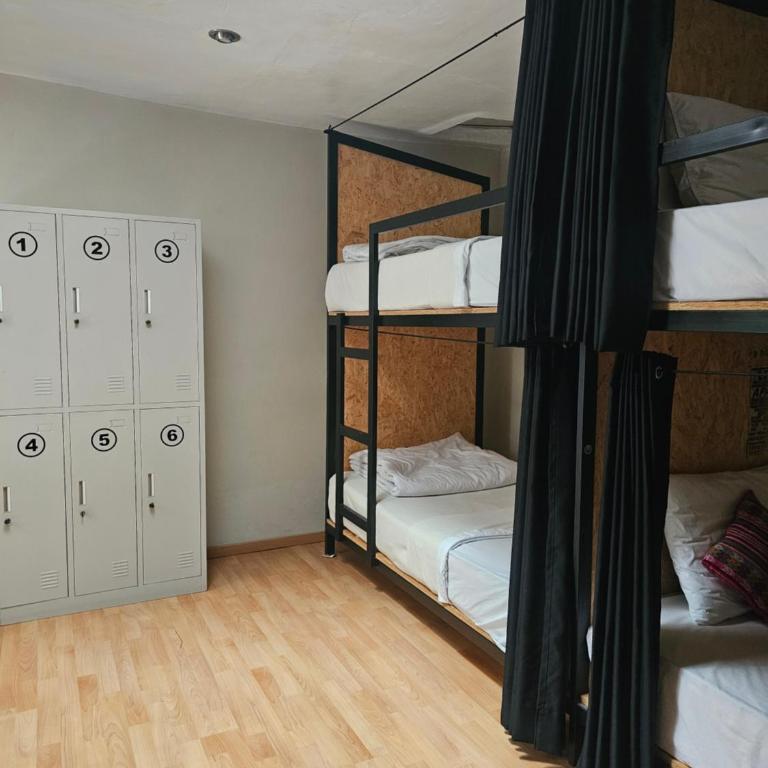 Xplora Hostel Cusco - Cama en habitación compartida femenina de 6 camas - 6