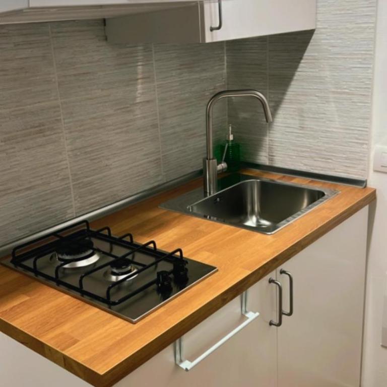 LA Dimora di Piazza Bellini - Apartment - 17