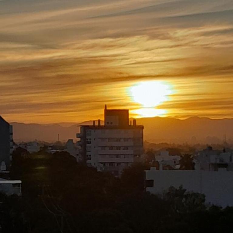 Dpto Premium Panorámico con cochera Av Pueyrredón-Güemes-Nueva Córdoba -Seguridad 24 hs - Apartamento de 1 dormitorio - 4