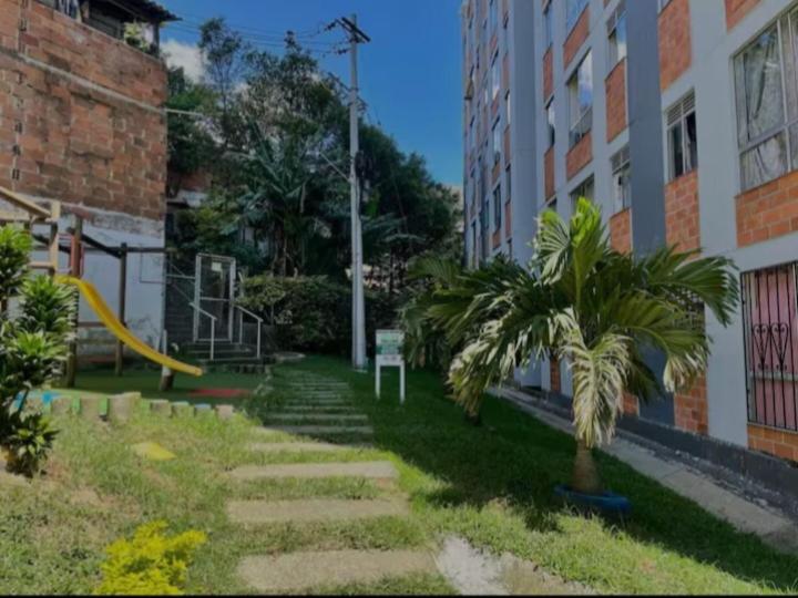 Apartamento vistas lindas cerca centro - Apartamento de 2 dormitorios - 24
