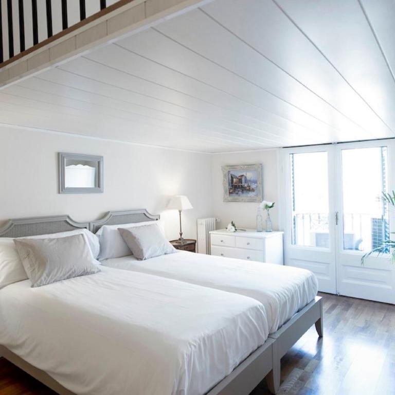 You Stylish El Born Apartments - Superior Three-Bedroom Apartment - Carrer València - 4