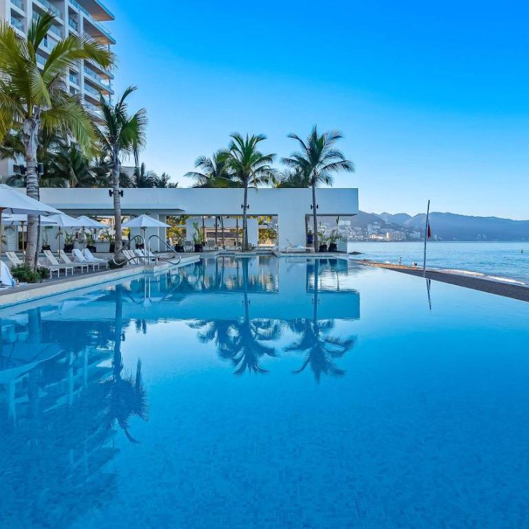 Stunning Beachfront Condo - Sea Views & Pools - Apartamento - 46