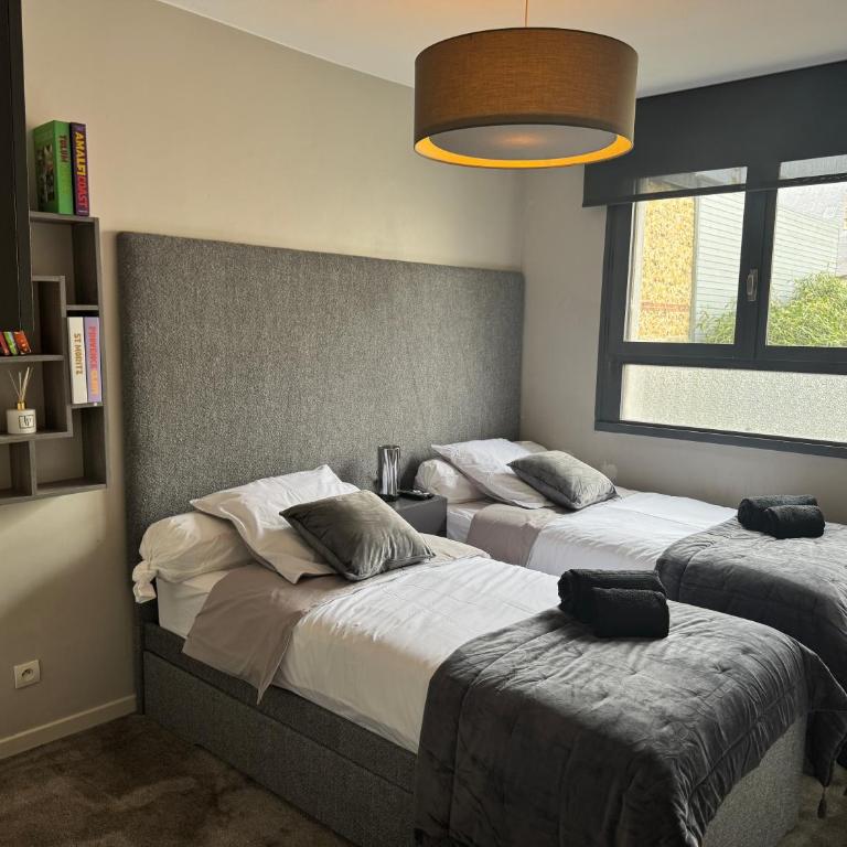 Appartement PLACE MORNY, HYPER CENTRE ! - Appartement 2 Chambres - 15