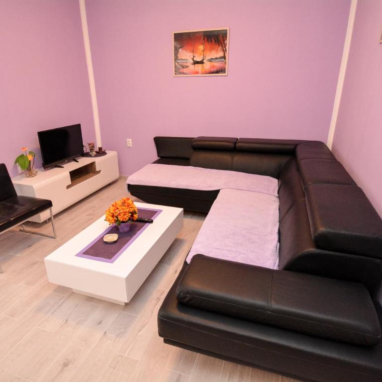 Marinero Apartments - One-Bedroom Apartment with Balcony - 9