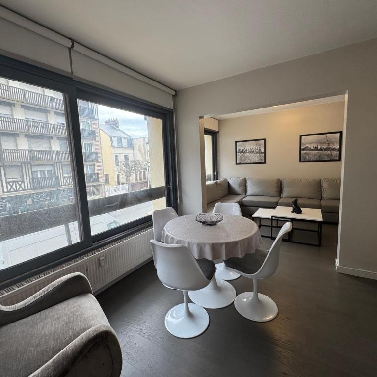 Appartement PLACE MORNY, HYPER CENTRE ! - Appartement 2 Chambres - 2