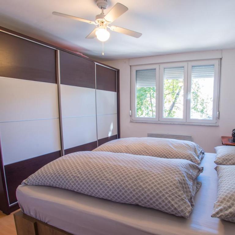 Charming Avenue Stay - One-Bedroom Apartment - 2