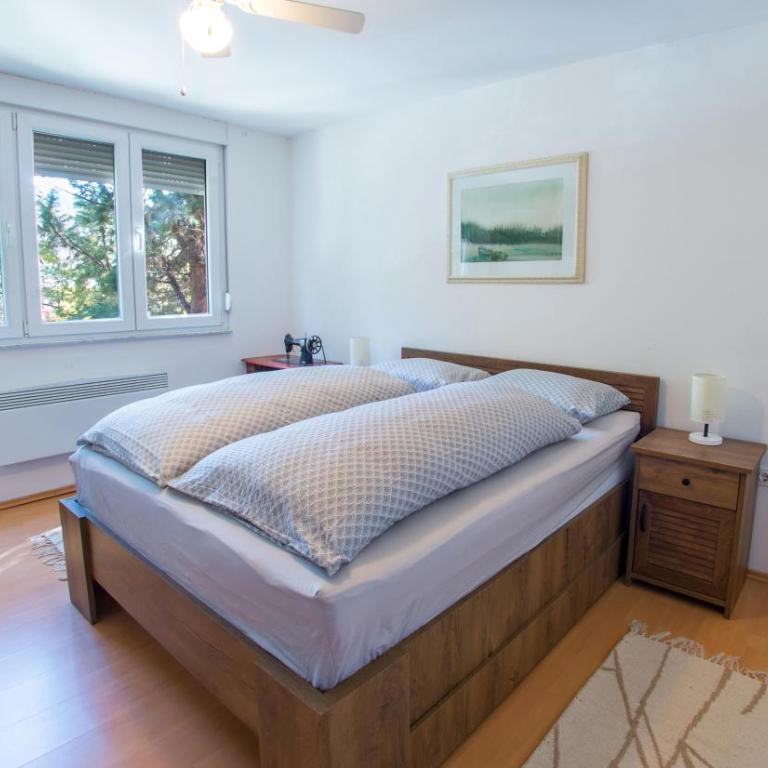 Charming Avenue Stay - One-Bedroom Apartment - 7