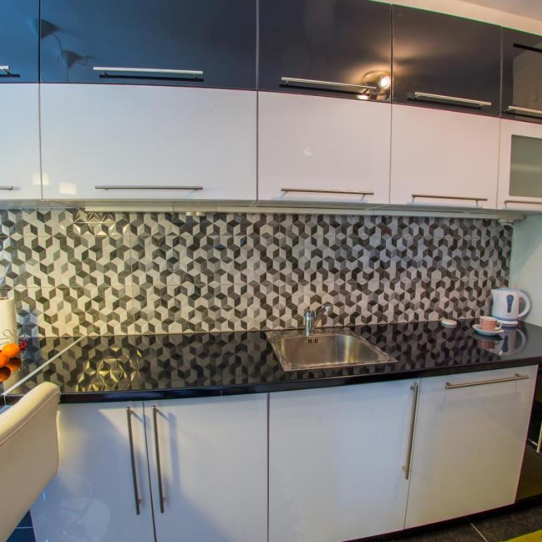 Charming Avenue Stay - One-Bedroom Apartment - 25