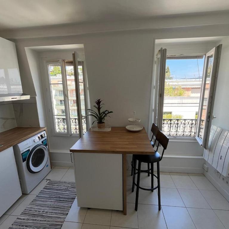 Superb Studio with Eiffel Tower View - Appartement 1 Chambre - 27