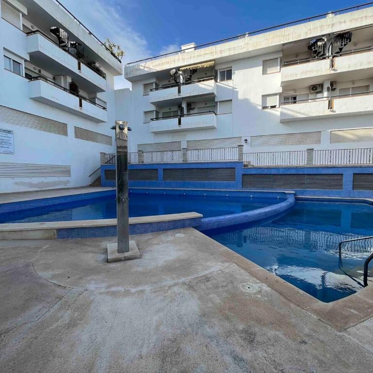 Apartamento con piscina a pocos metros de la playa - Apartamento de 3 dormitorios - 2