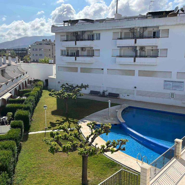 Apartamento con piscina a pocos metros de la playa - Apartamento de 3 dormitorios - 1