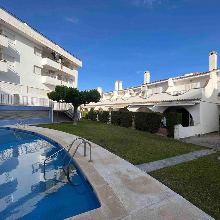 Apartamento con piscina a pocos metros de la playa - Apartamento de 3 dormitorios - 3