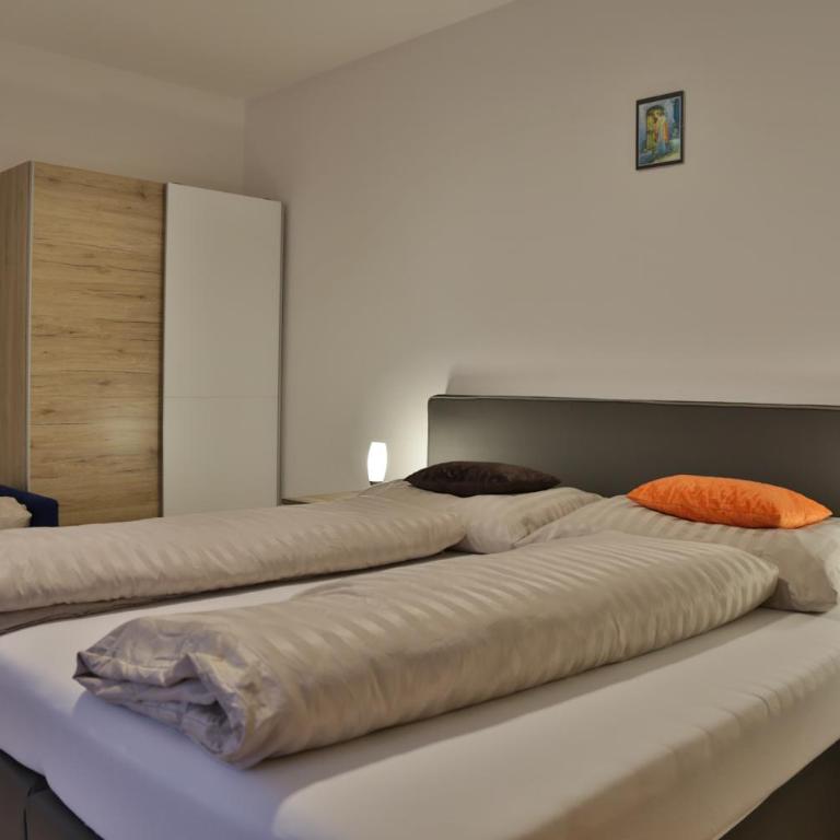 Haus Edlinger - Double or Twin Room with Balcony - 4