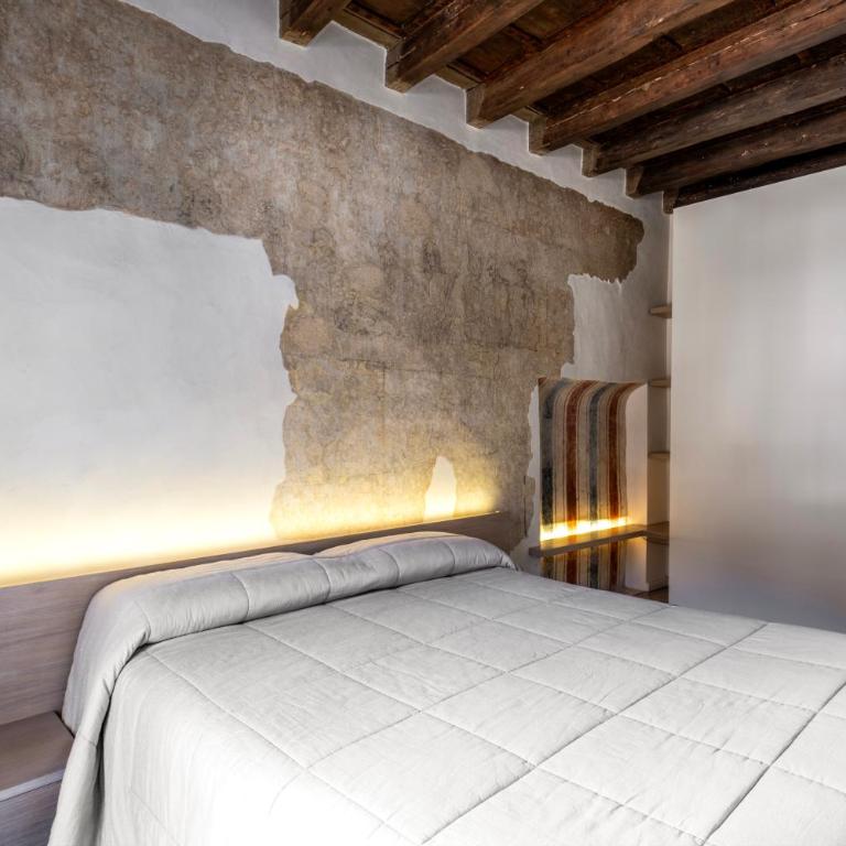 Luxury Apartment on Piazza Erbe - One-Bedroom Apartment - 5