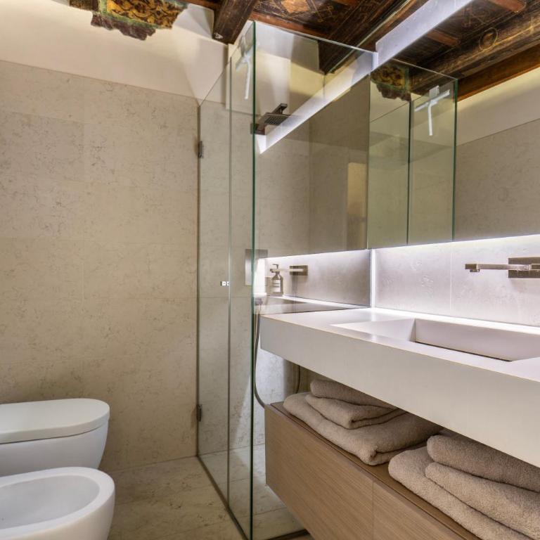 Luxury Apartment on Piazza Erbe - One-Bedroom Apartment - 8