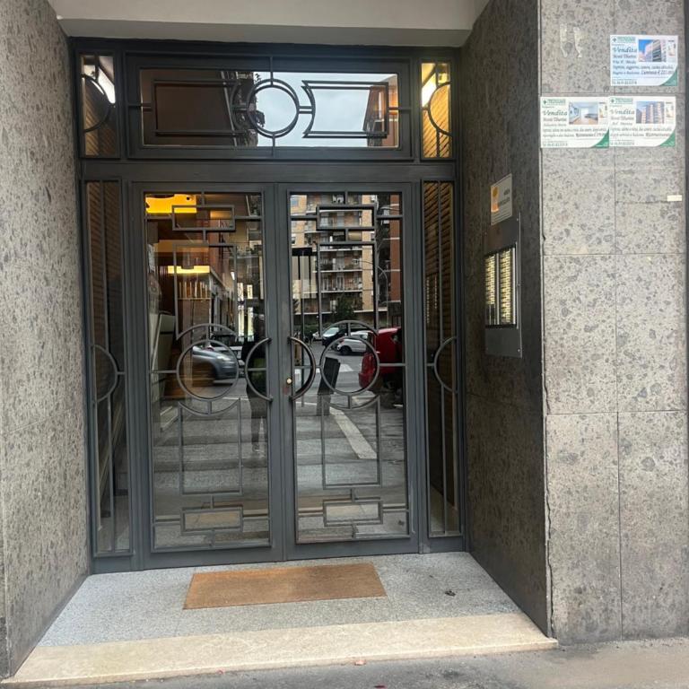 15 Min. Colosseo 2 - Casa di Micca - Appartamento con 2 Camere da Letto - 2