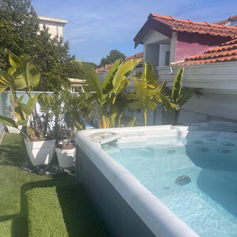 Villa Gabriel - Chambre Double - Vue sur Mer - 11