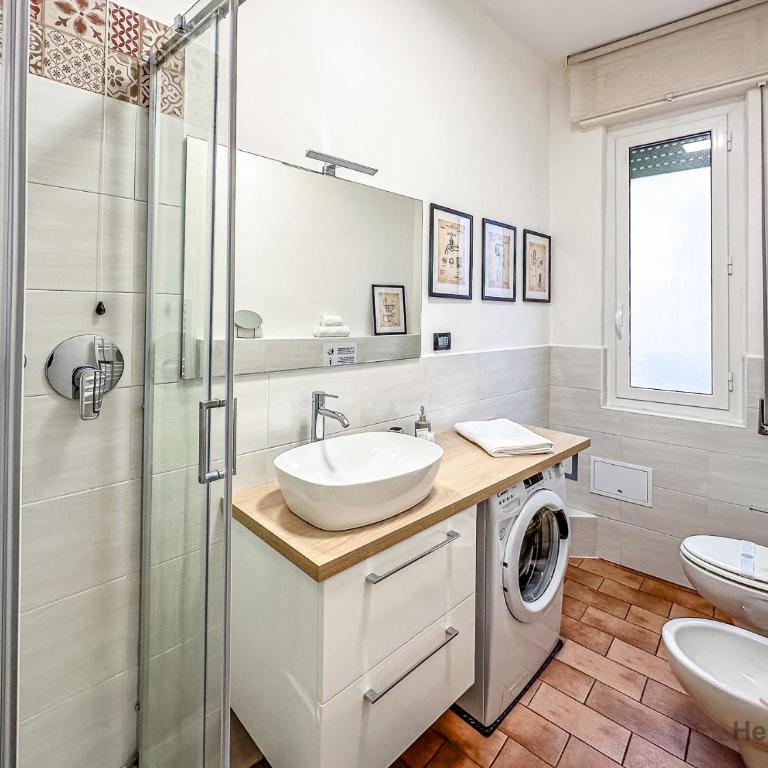 Savona Old Town - Free WIFI - Cruises 10 mins - One-Bedroom Apartment - 10