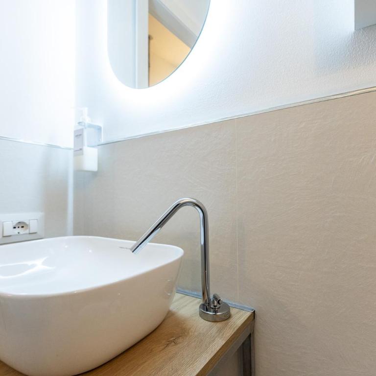 Urban Rooms - Camera Matrimoniale con Bagno Privato - 9